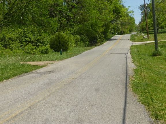 5th image of 1040 Artella Dr