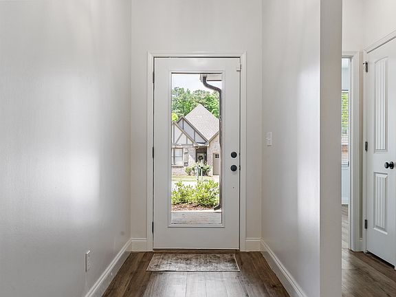 3rd image of 5684 Park Side Rd