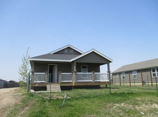 5623 Lukenbill Ave, Williston, ND 58801