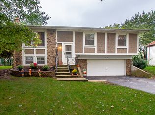 313 Bedford Rd, Bolingbrook, IL 60440