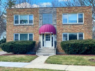 311 S Batavia Ave #1N, Batavia, IL 60510