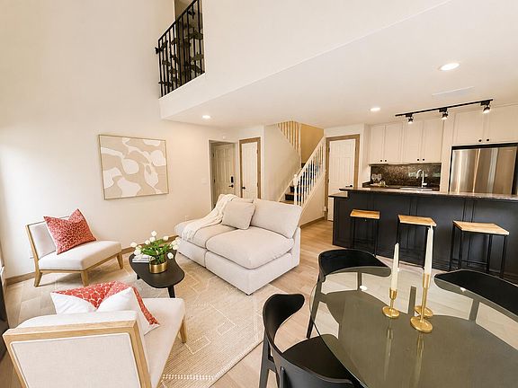 3rd image of 2224 Bonne Vie Condo Dr