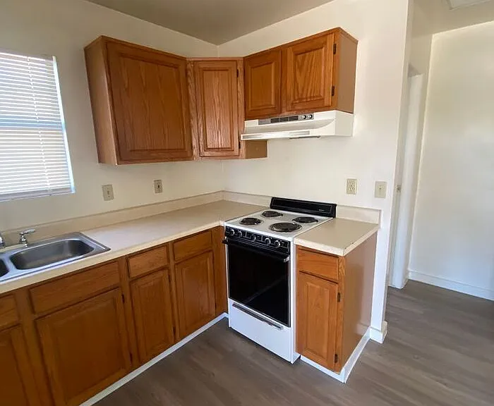 1416 E Linden St #2 — Photo 4