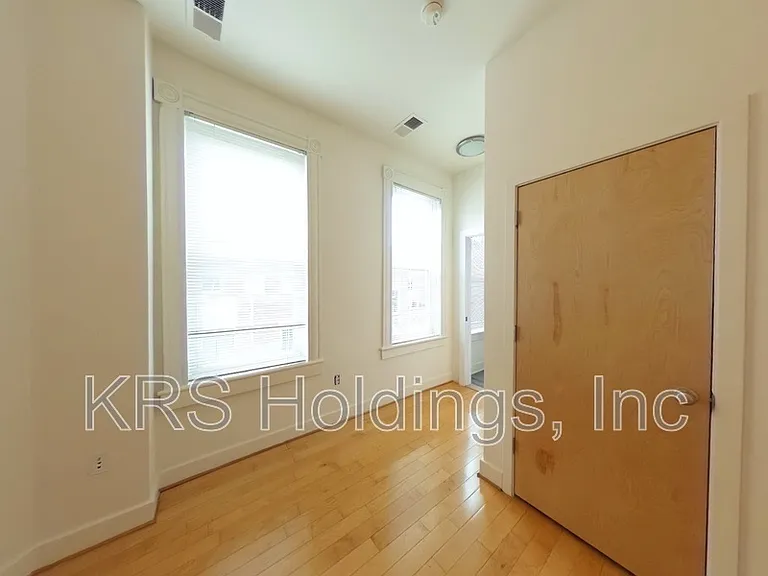 302 N Goshen St #104 — Photo 3