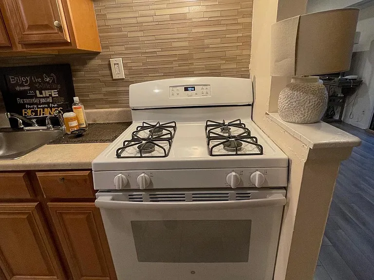 6 Longstream Ct #T2 — Photo 23