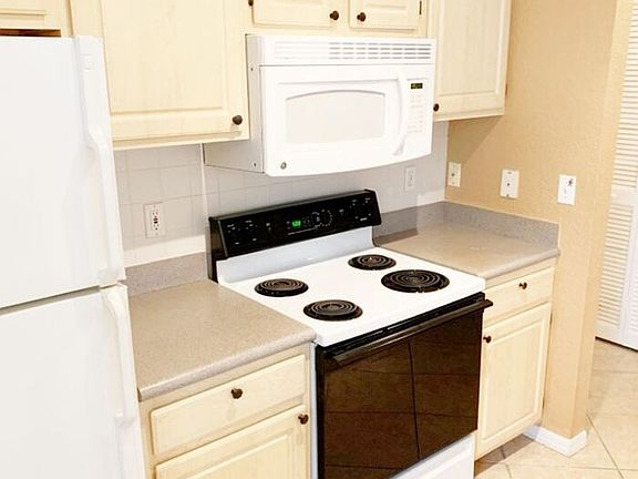 5th image of 8900 Legacy Ct APT 1-102