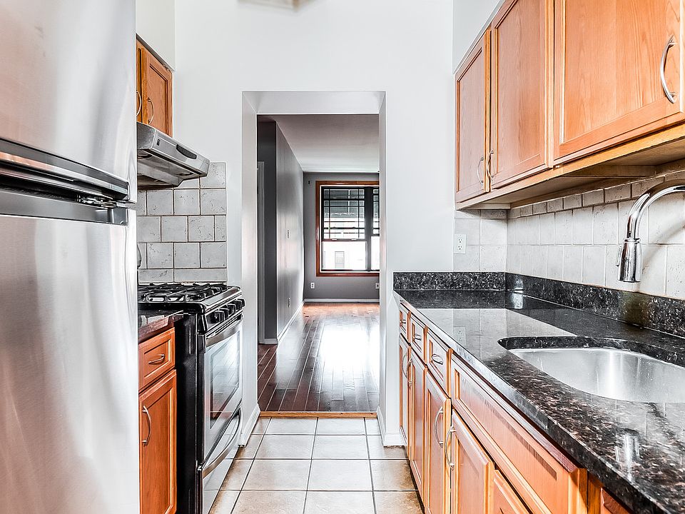 1st image of 295 Marion St #7