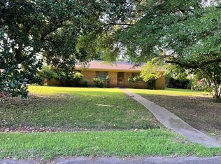 1106 W Claiborne Ave, Greenwood, MS 38930