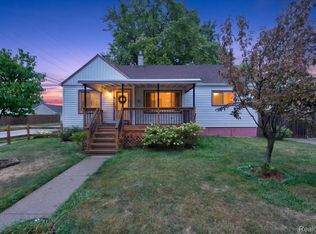 20361 Voiland St, Roseville, MI 48066