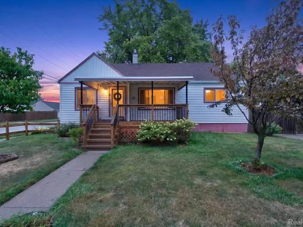 20361 Voiland St, Roseville, MI 48066