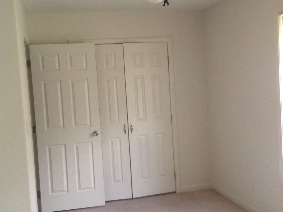 2nd image of 1747 Skyline Dr APT 9