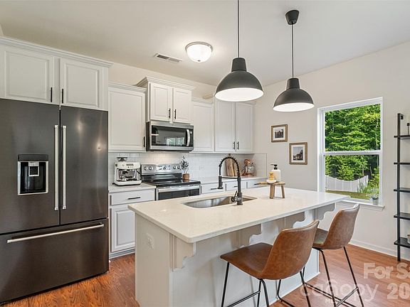 2nd image of 5113 Arbordale Way