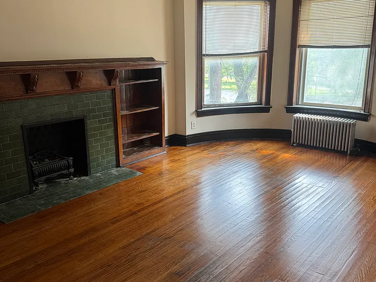 5626 S King Dr #2 — Photo 2