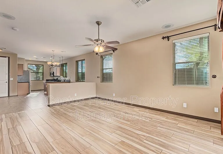 2624 W Beautiful Ln — Photo 5