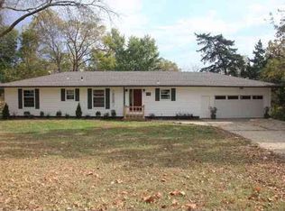 838 Broadview Dr, Lawrence, KS 66044