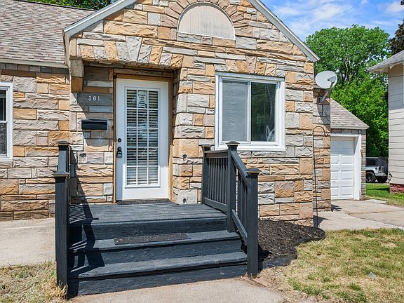 4th image of 301 Lemyra St SE