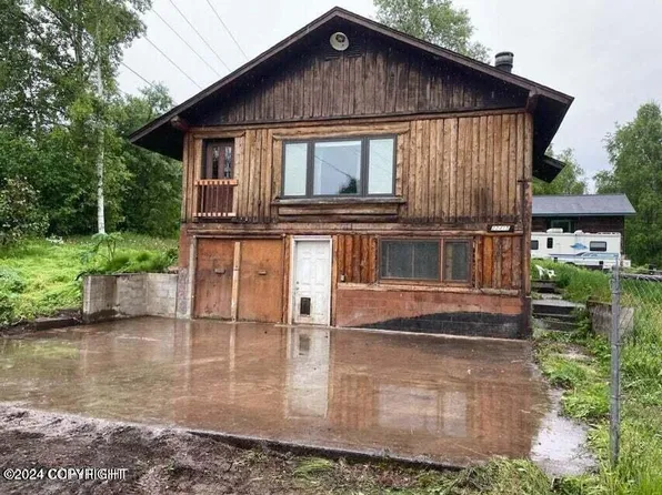 22415 Miller Rd, Chugiak, AK 99567