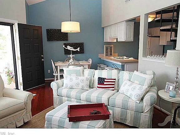 4th image of 3235 Page Ave APT 10