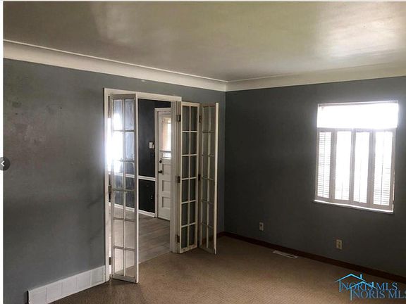 3rd image of 310 Oswald St