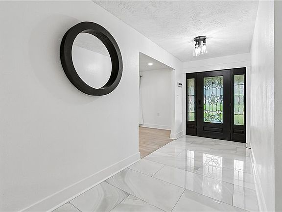 3rd image of 344 Devon Rd