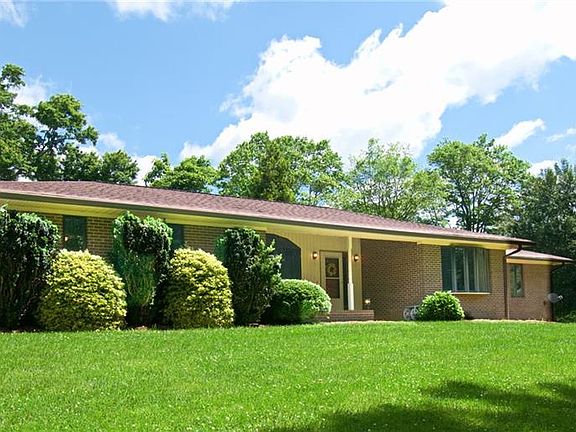 3rd image of 279 Martin Ln