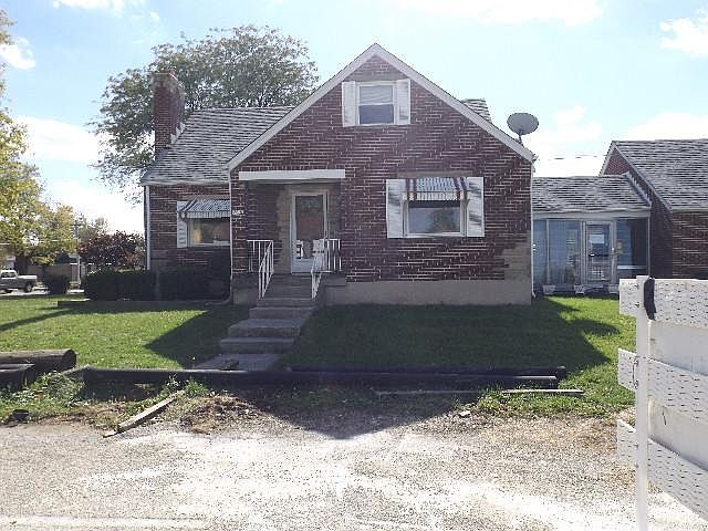 1st image of 2918 Marimont Dr