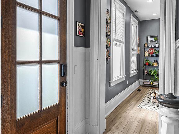 4th image of 363 Berry Ave