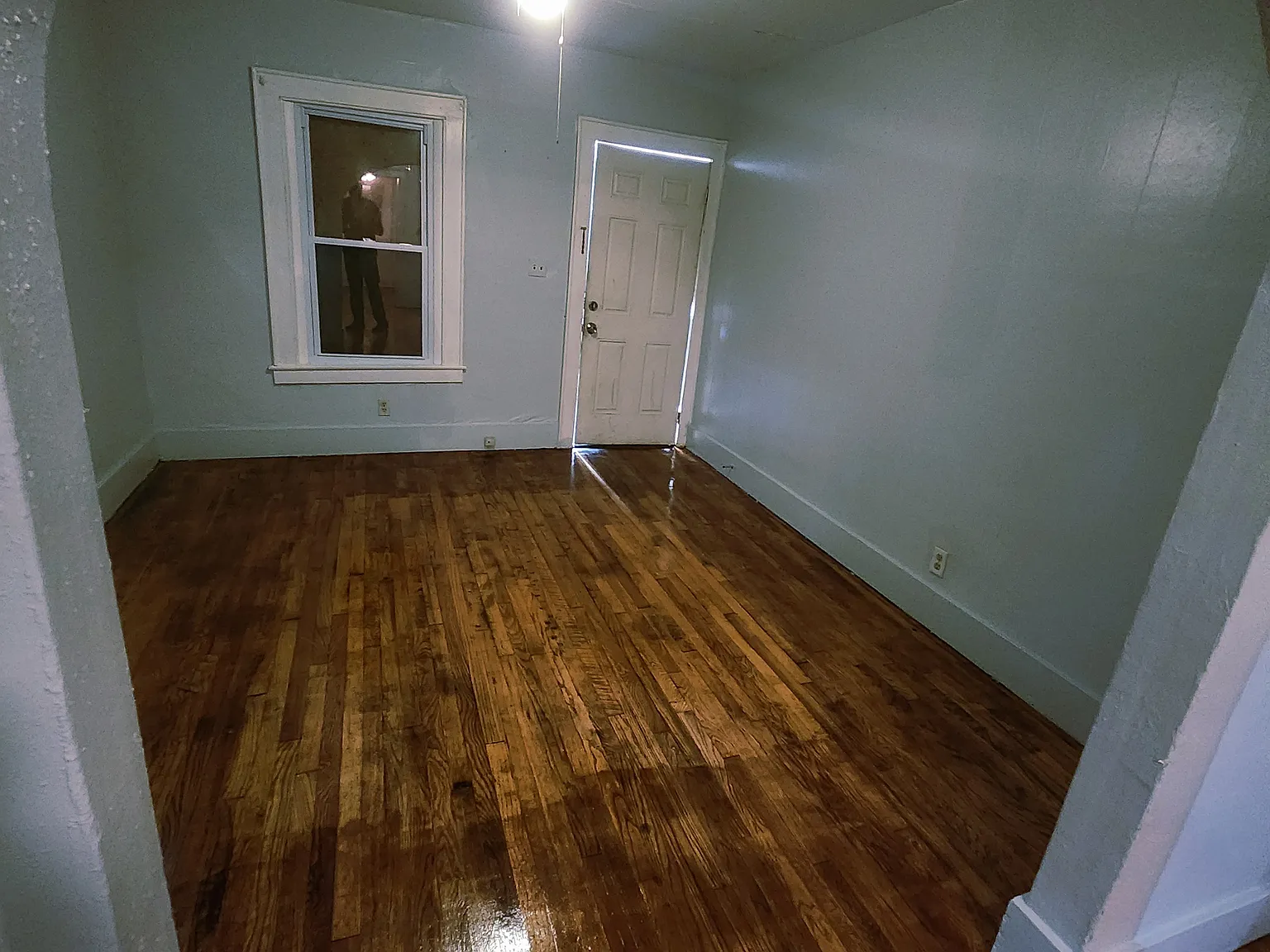 3 bed, 792 sqft, $1,850 — Photo 1