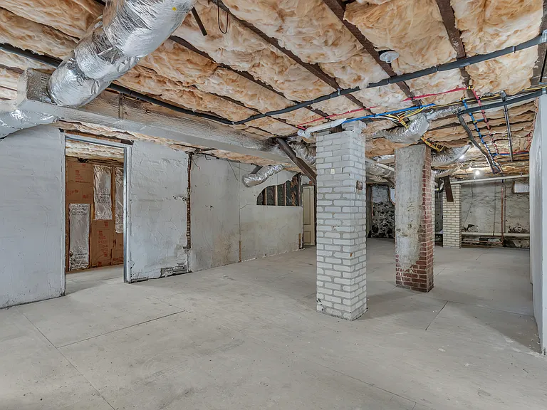 73 Walnut St — Photo 32
