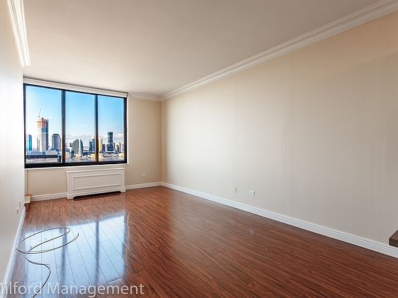 4th image of 99 Battery Pl APT 26E