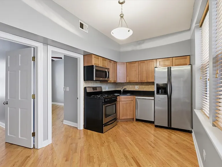 1003 N Campbell Ave #1 — Photo 4
