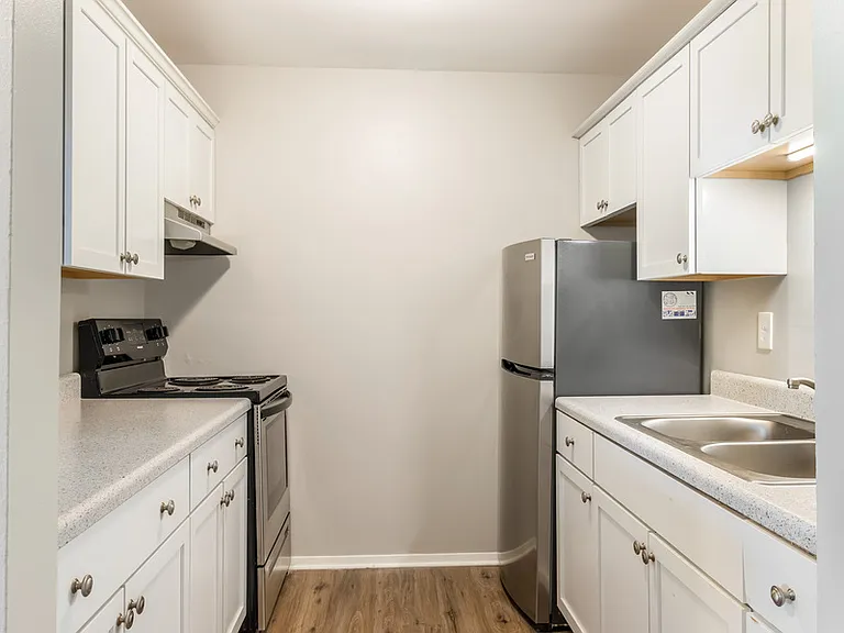 2310 E Webster Pl #103 — Photo 5