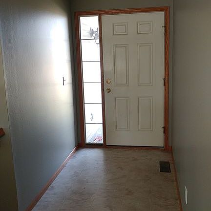 4th image of 501 Viking Dr