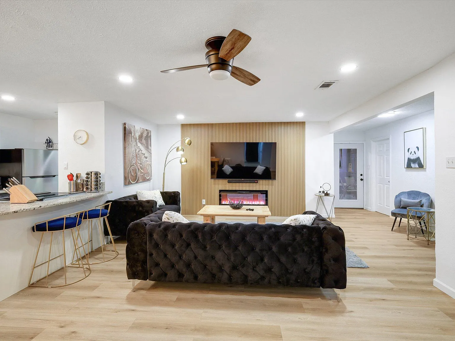 4 bed, 2050 sqft, $5,175 — Photo 4