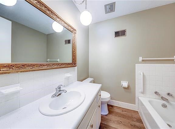 4th image of 2840 N 73rd Pl