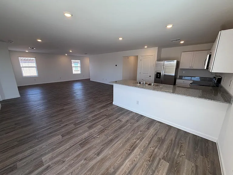1473 E Jaycie Dr — Photo 8