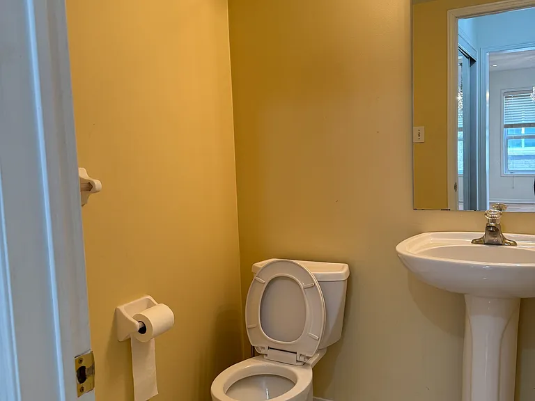 58 Brentcliff Dr #UPPER — Photo 11