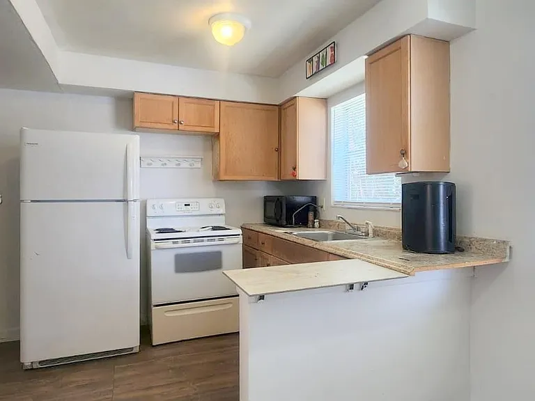 5281 SW 90th Way #1 — Photo 2