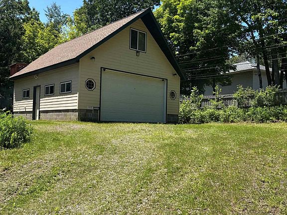 3rd image of 615 Snively Rd