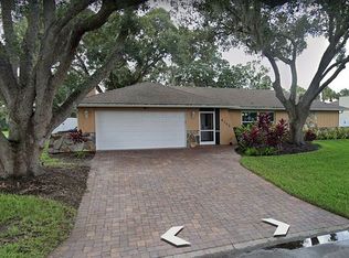 4345 Charing Cross Rd, Sarasota, FL 34241