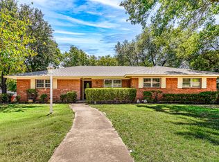 1203 Springbrook Cir, Desoto, TX 75115