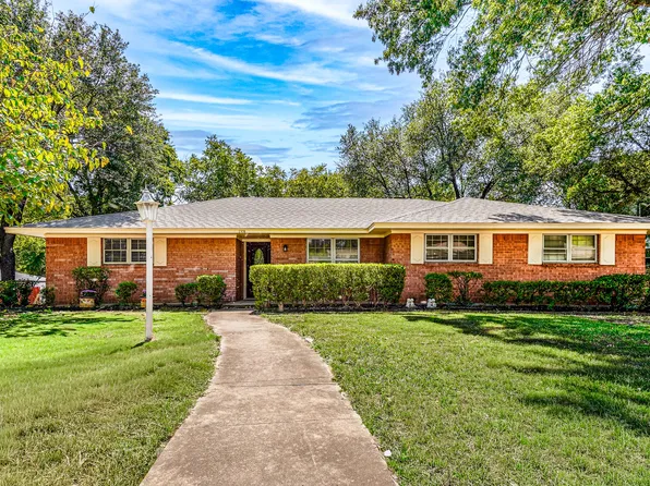 1203 Springbrook Cir, Desoto, TX 75115