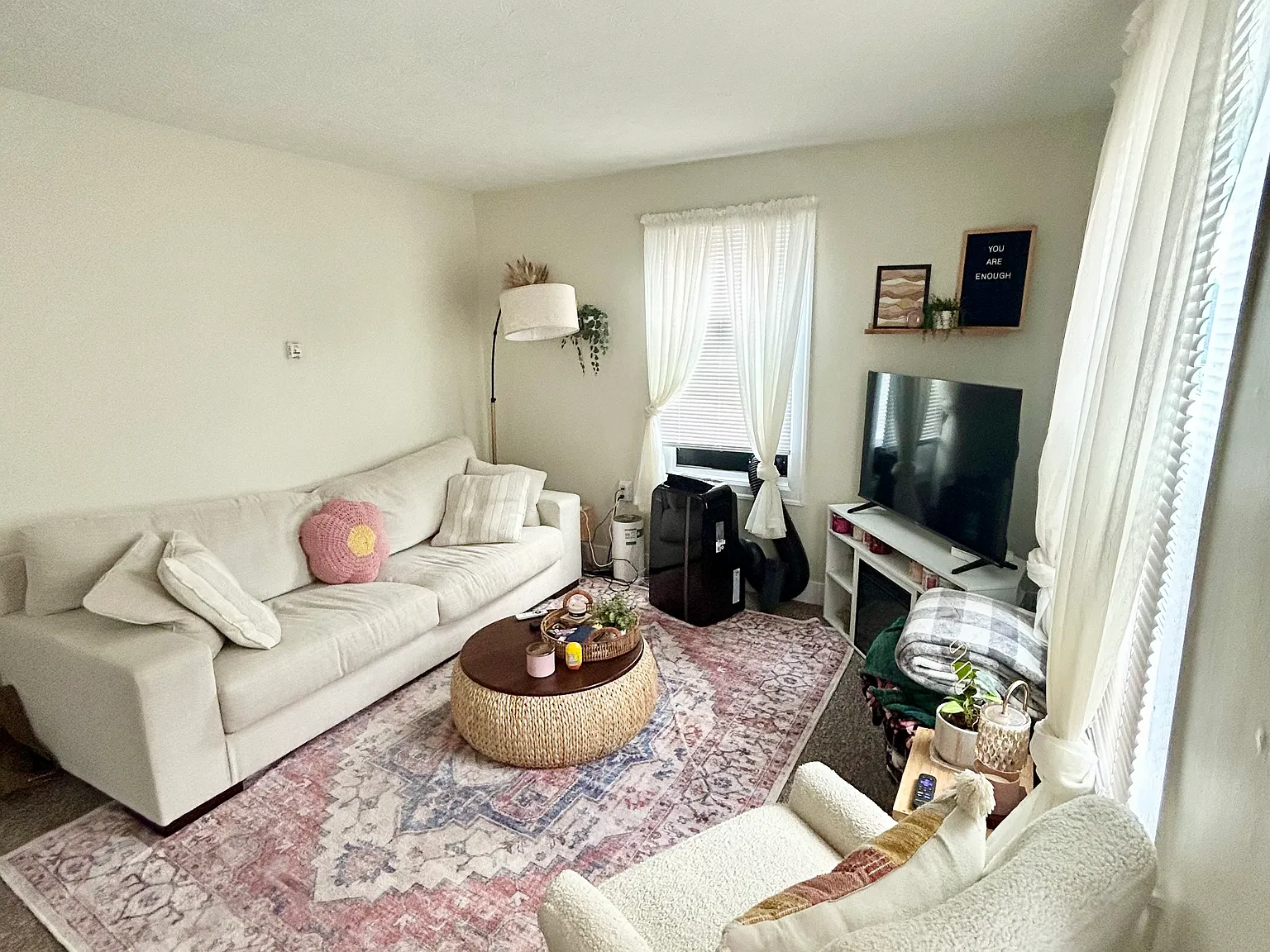 2 bed, 660 sqft, $1,000 — Photo 2