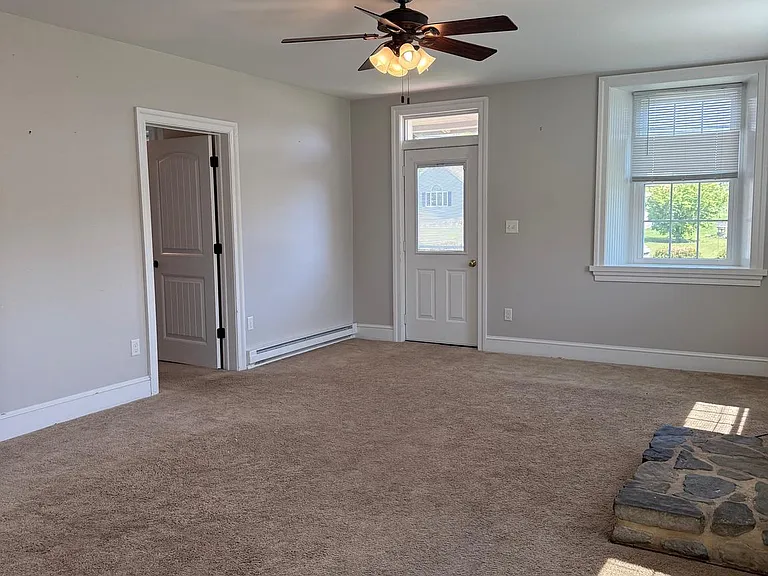 4056 E Newport Rd — Photo 12