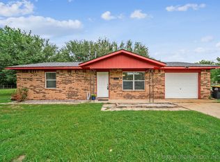 723 N Division St, Coweta, OK 74429