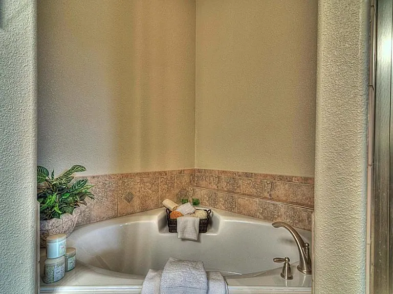 3505 Jackson St — Photo 21