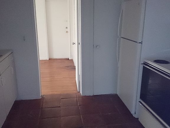 4th image of 913 Michigan Ave APT 5
