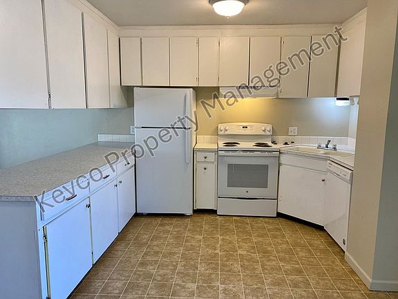 5th image of 2801 Stanford Rd