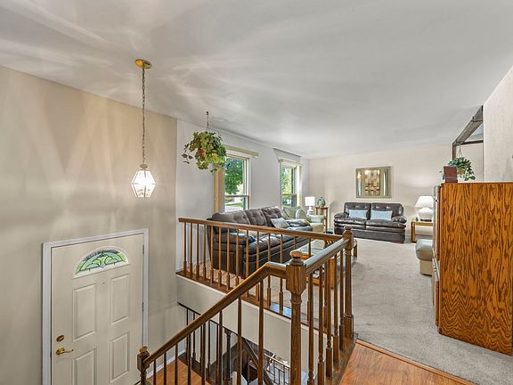 2nd image of 215 Lynbrook Dr