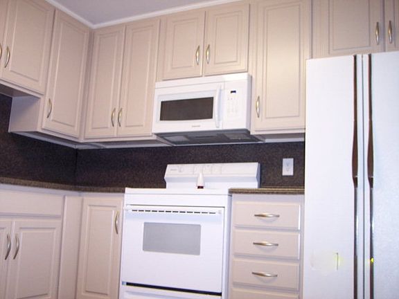 5th image of 1146 Sylvan Ave